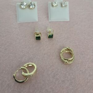 Elegant Gold and Green Earrings Set
